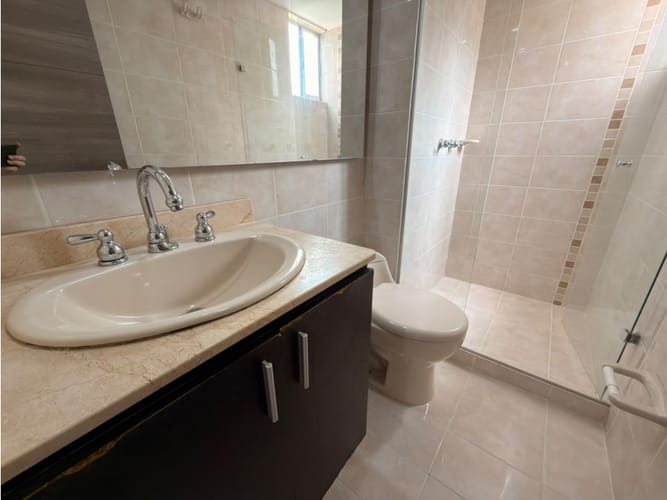 Apartamento de 3 alcobas en arriendo en Loma De Los Bernal, Medellín, 85 m² · foto 18 de 21