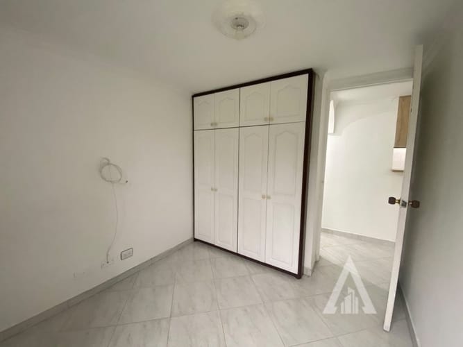 Apartamento de 2 alcobas en arriendo en Las Granjas, Medellín, 52 m² · foto 2 de 9