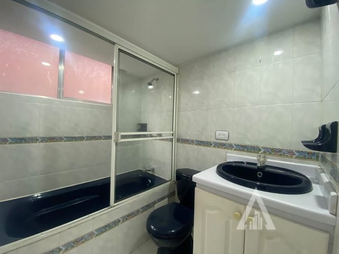 Apartamento de 2 alcobas en arriendo en Las Granjas, Medellín, 52 m² · foto 4 de 9