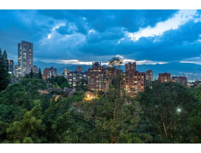 Apartamento de 3 alcobas en venta en La Florida, Medellín, 193 m² · foto 5 de 24