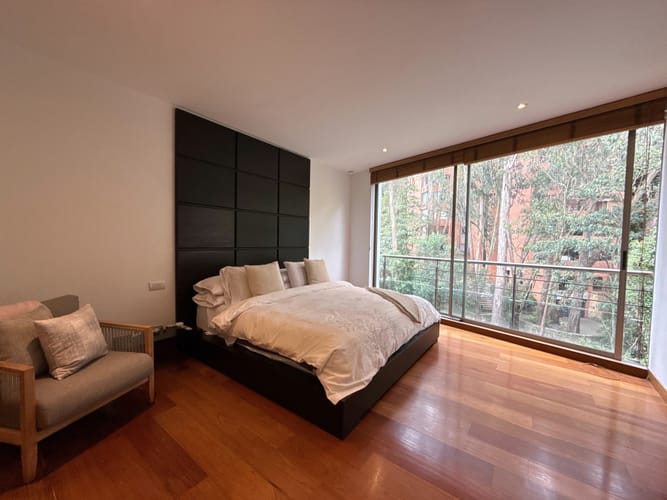 Apartamento de 3 alcobas en venta en Los Rosales, Bogotá, 204 m² · foto 11 de 21