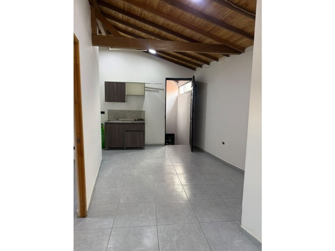 Apartamento de 2 alcobas en arriendo en Rodeo Alto, Medellín, 55 m² · foto 2 de 10