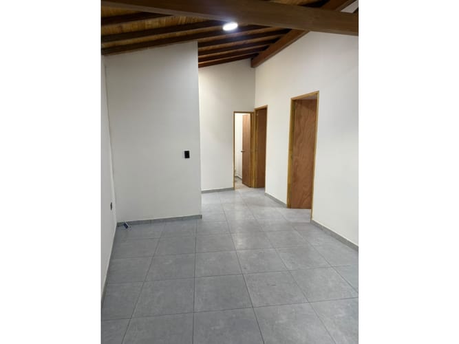 Apartamento de 2 alcobas en arriendo en Rodeo Alto, Medellín, 55 m² · foto 3 de 10