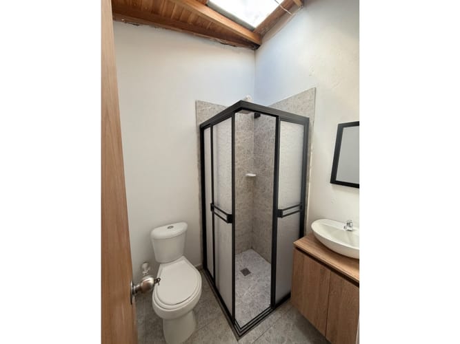 Apartamento de 2 alcobas en arriendo en Rodeo Alto, Medellín, 55 m² · foto 6 de 10