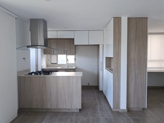 Apartamento de 2 alcobas en arriendo en Los Colegios, Rionegro, 74 m² · foto 2 de 10
