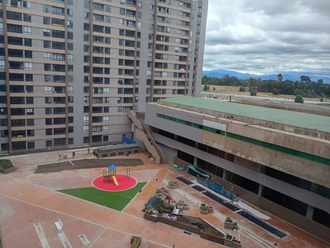 Apartamento de 2 alcobas en venta en Colina Campestre, Bogotá, 38 m² · foto 2 de 24