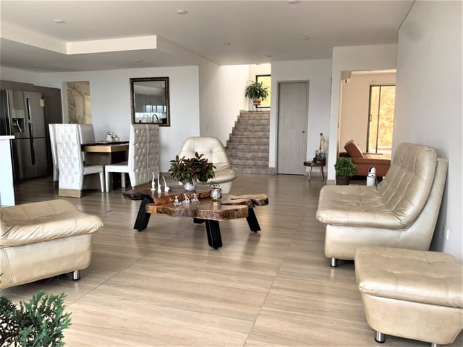 Casa de 5 alcobas en venta en Zona Industrial, Yumbo, 261 m² · foto 4 de 24