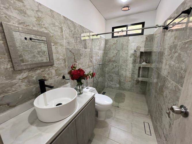 Casa de 5 alcobas en venta en Zona Industrial, Yumbo, 261 m² · foto 13 de 24