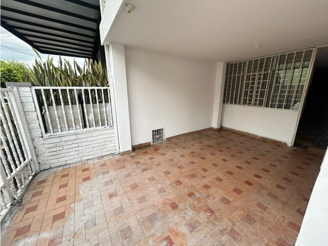 Casa de 6 alcobas en arriendo en Ricaurte, Bucaramanga, 350 m² · foto 4 de 24