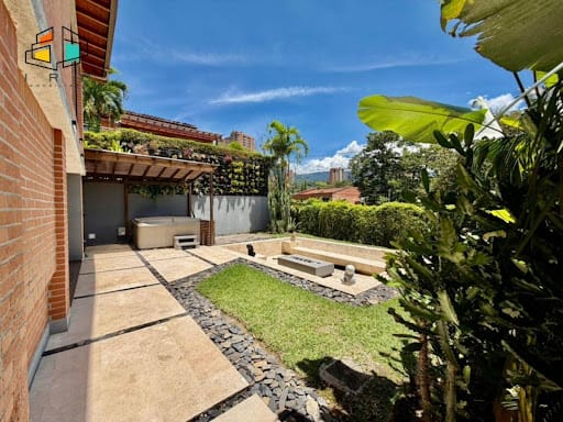 Casa de 5 alcobas en arriendo en Loma Benedictinos, Envigado, 290 m² · foto 10 de 24