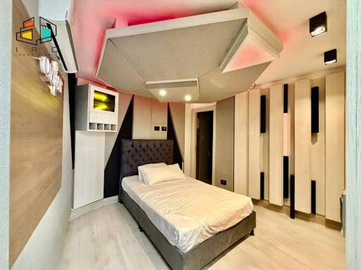Casa de 5 alcobas en arriendo en Loma Benedictinos, Envigado, 290 m² · foto 14 de 24