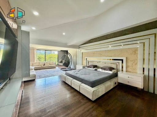 Casa de 5 alcobas en arriendo en Loma Benedictinos, Envigado, 290 m² · foto 17 de 24