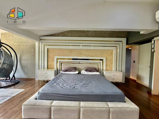 Casa de 5 alcobas en arriendo en Loma Benedictinos, Envigado, 290 m² · foto 21 de 24