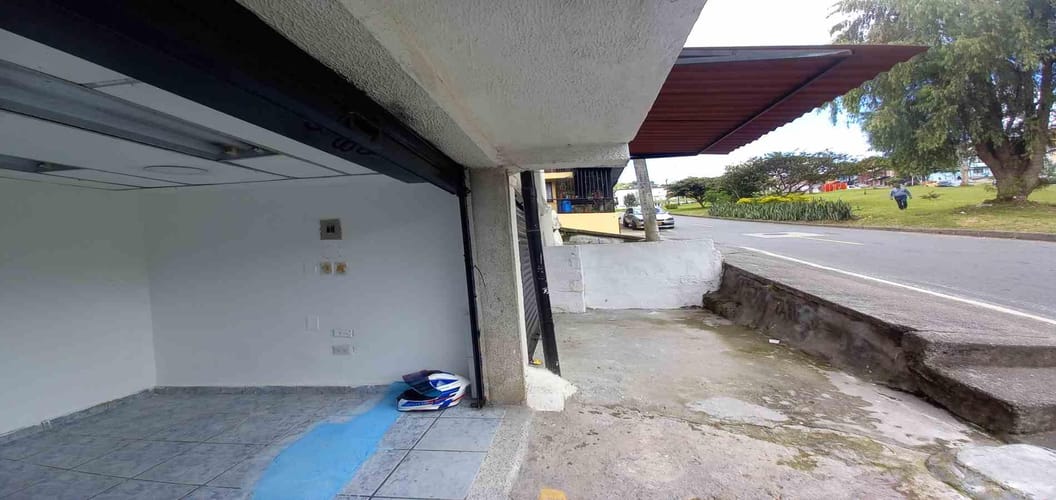 Local en arriendo en Bosques Del Norte, Manizales, 10 m² · foto 4 de 9