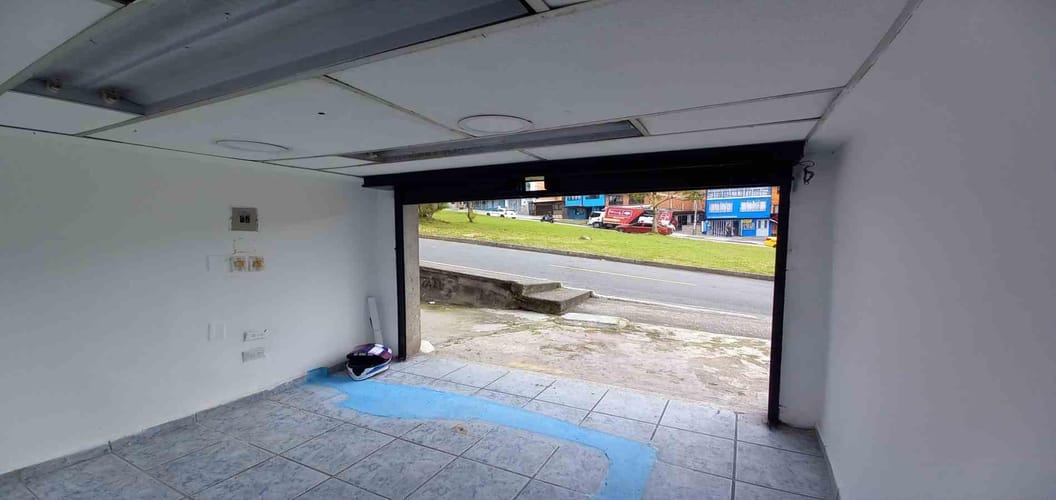 Local en arriendo en Bosques Del Norte, Manizales, 10 m² · foto 7 de 9