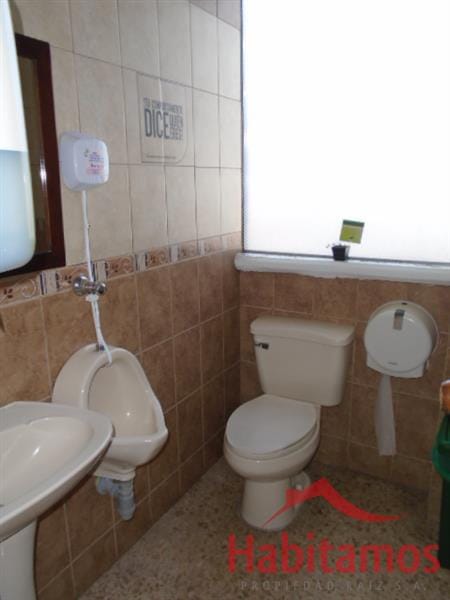 Bodega en venta en Centro, Itagüí, 2958 m² · foto 17 de 19