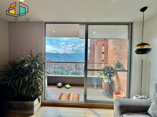 Apartamento de 1 alcoba en arriendo en Loma De Los Gonzalez, Medellín, 55 m² · foto 2 de 24