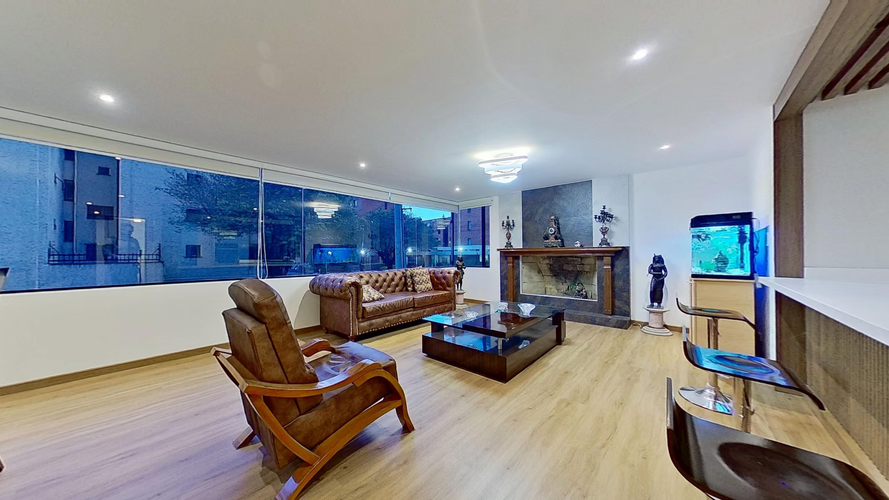 Apartamento de 3 alcobas en venta en Santa Barbara, Bogotá, 139 m² · foto 2 de 20