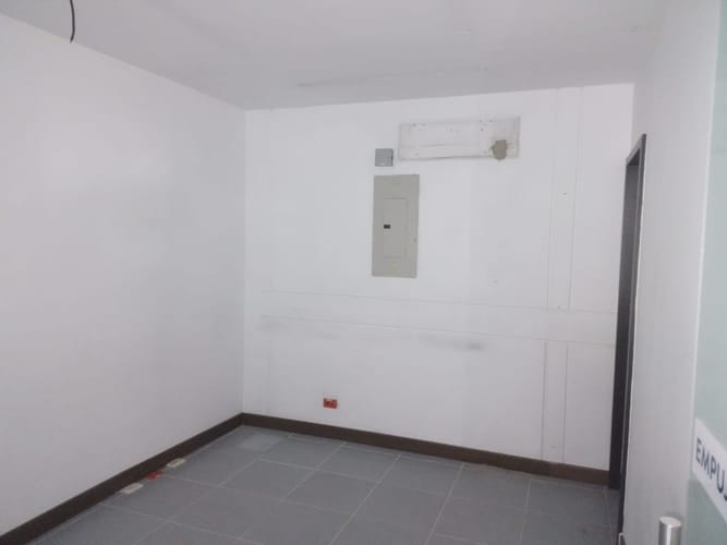 Local en arriendo en Laureles, Medellín, 760 m² · foto 2 de 13