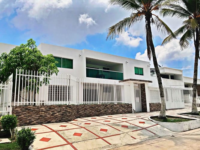 Casa de 5 alcobas en venta en Ciudad Jardin, Barranquilla, 324 m² · foto 2 de 4