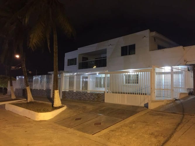 Casa de 5 alcobas en venta en Ciudad Jardin, Barranquilla, 324 m² · foto 3 de 4