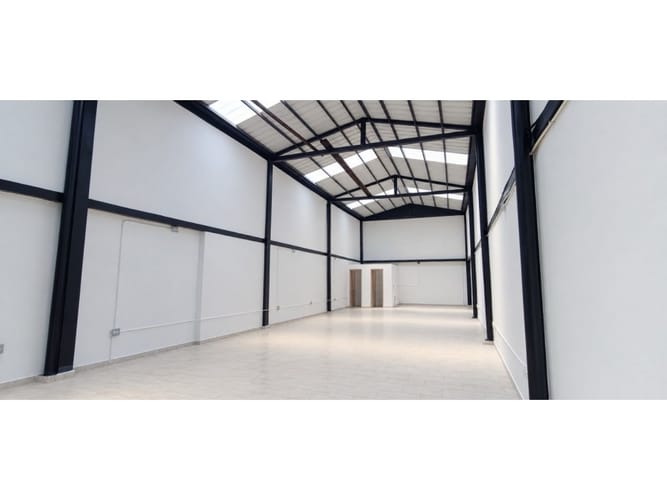 Bodega en arriendo en Mesa, Envigado, 210 m² · foto 2 de 4