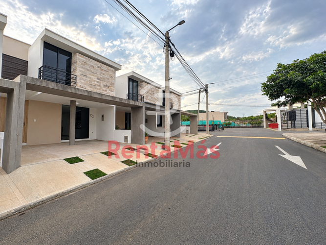 Casa de 3 alcobas en arriendo en Sector Sur, Los Patios, 120 m² · foto 2 de 18