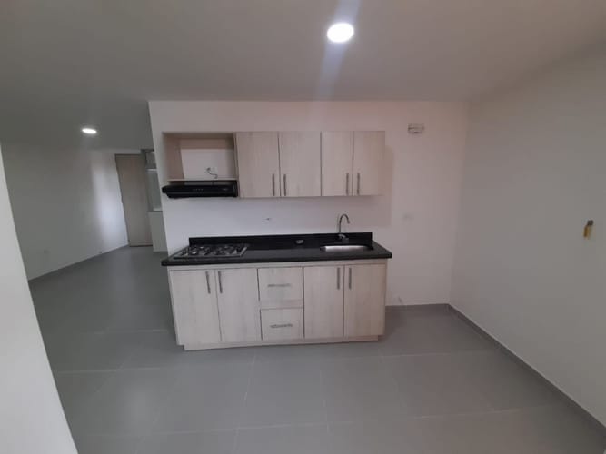 Apartamento de 3 alcobas en arriendo en Cabañitas, Bello, 80 m² · foto 2 de 21