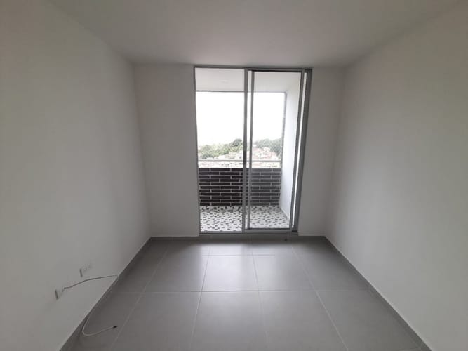 Apartamento de 3 alcobas en arriendo en Cabañitas, Bello, 80 m² · foto 8 de 21