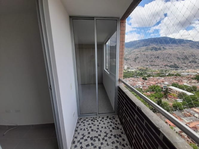 Apartamento de 3 alcobas en arriendo en Cabañitas, Bello, 80 m² · foto 11 de 21