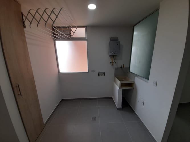 Apartamento de 3 alcobas en arriendo en Cabañitas, Bello, 80 m² · foto 12 de 21