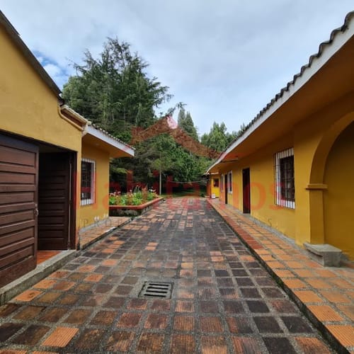 Casa de 10 alcobas en venta en Perico, Envigado, 925 m² · foto 8 de 24