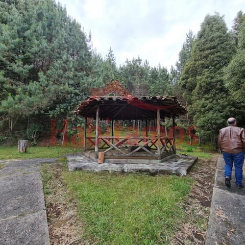 Casa de 10 alcobas en venta en Perico, Envigado, 925 m² · foto 20 de 24