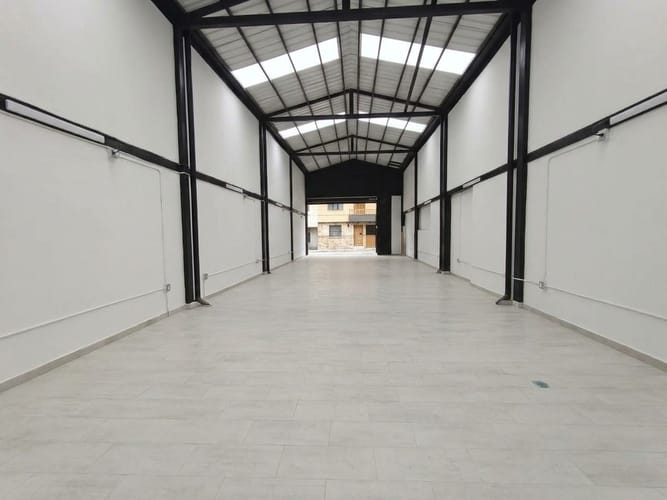 Bodega en arriendo en Camino Verde, Envigado, 210 m² · foto 5 de 11