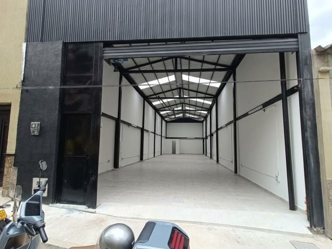 Bodega en arriendo en Camino Verde, Envigado, 210 m² · foto 6 de 11
