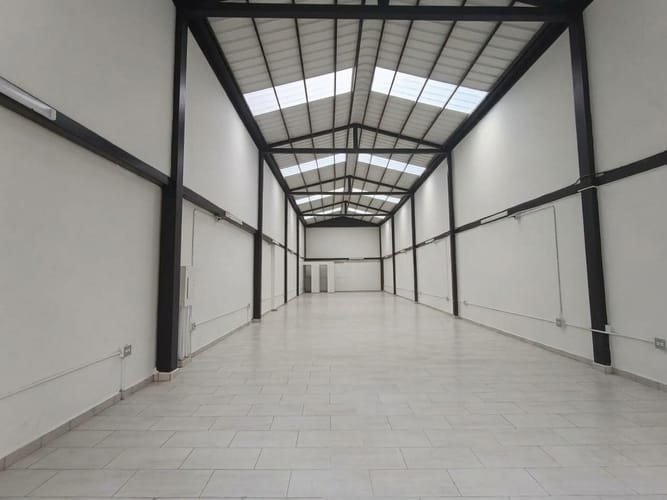 Bodega en arriendo en Camino Verde, Envigado, 210 m² · foto 7 de 11