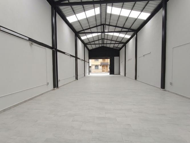 Bodega en arriendo en Camino Verde, Envigado, 210 m² · foto 9 de 11