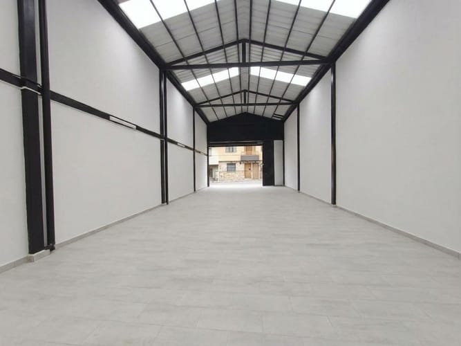 Bodega en arriendo en Camino Verde, Envigado, 210 m² · foto 10 de 11