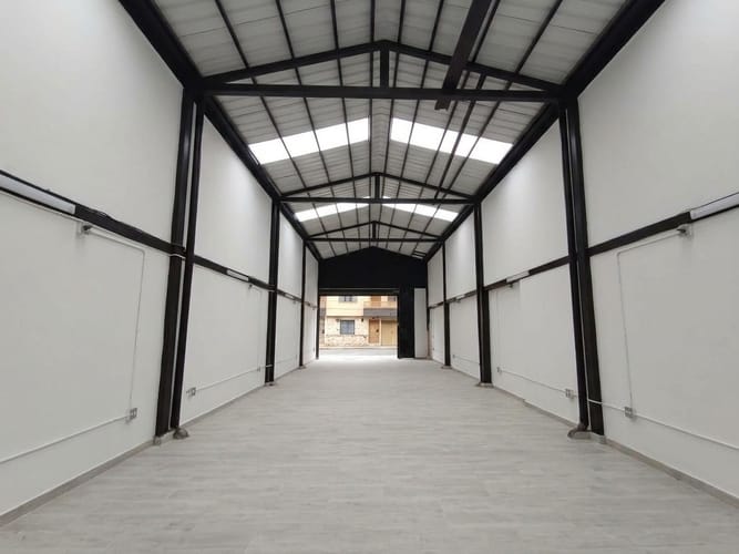 Bodega en arriendo en Camino Verde, Envigado, 210 m² · foto 11 de 11