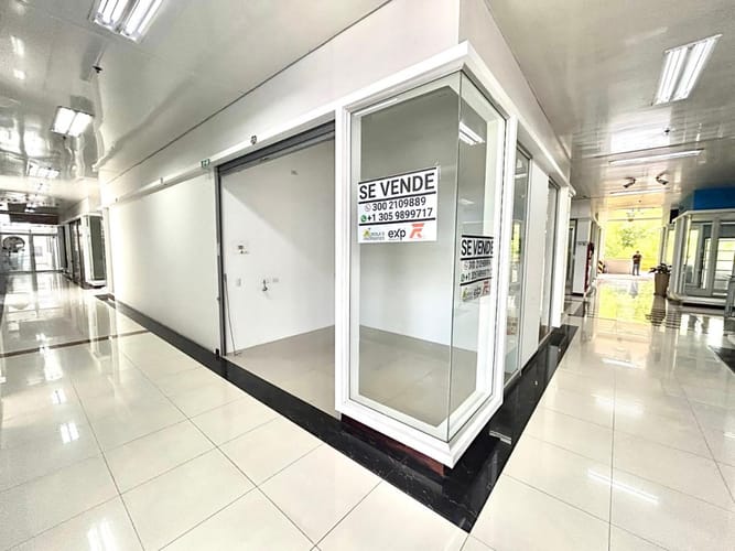 Local en venta en Bosques De Pinares, Armenia, 10 m² · foto 2 de 12