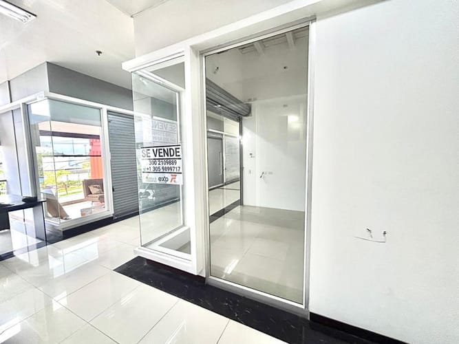 Local en venta en Bosques De Pinares, Armenia, 10 m² · foto 9 de 12