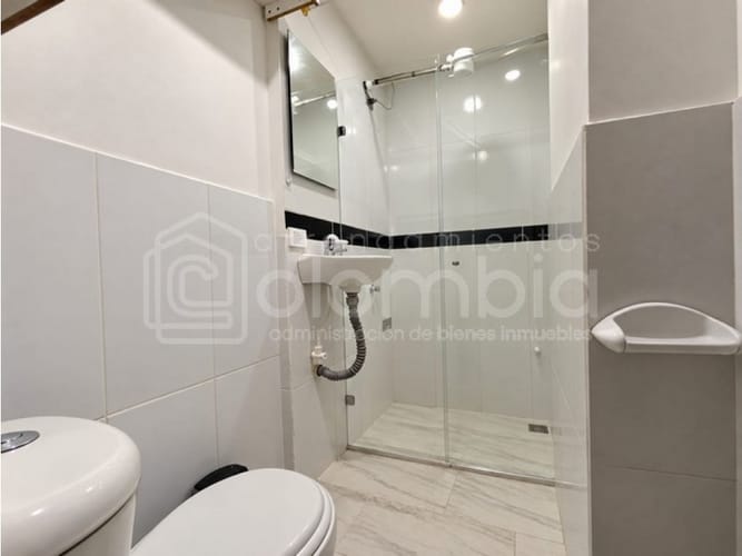 Apartaestudio en arriendo en Los Naranjos, Envigado, 30 m² · foto 4 de 5