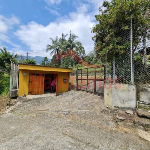 Casa de 3 alcobas en venta en Colasania, Medellín, 221 m² · foto 17 de 18