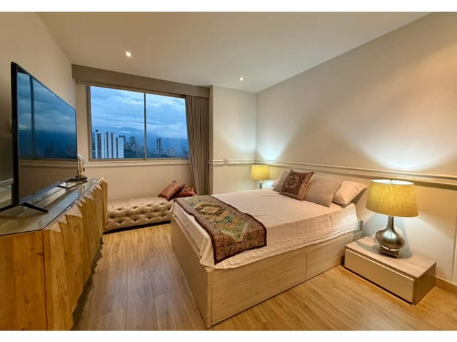 Apartamento de 3 alcobas en arriendo en El Poblado, Medellín, 278 m² · foto 11 de 24