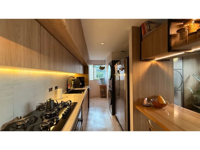 Apartamento de 3 alcobas en venta en El Tesoro, Medellín, 154 m² · foto 10 de 24