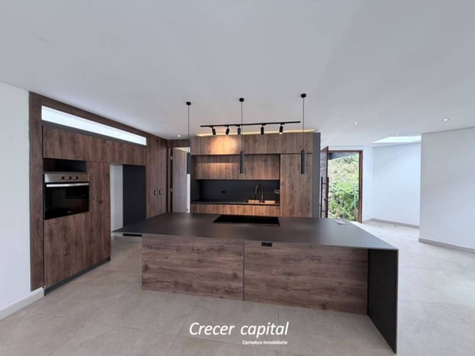 Casa de 4 alcobas en arriendo en Las Palmas, Envigado, 400 m² · foto 5 de 24
