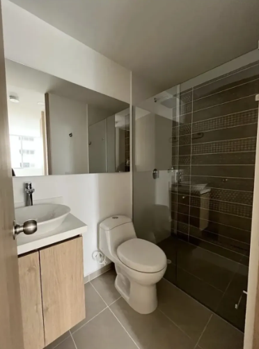 Apartamento de 3 alcobas en venta en Shellmar, Medellín, 82 m² · foto 3 de 5