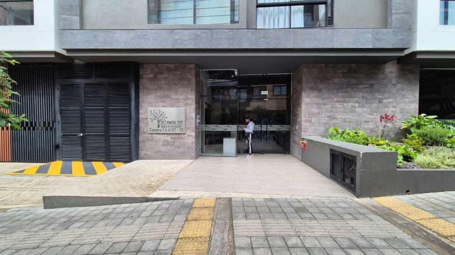 Apartamento de 1 alcoba en arriendo en Santa Barbara, Bogotá, 40 m² · foto 2 de 24