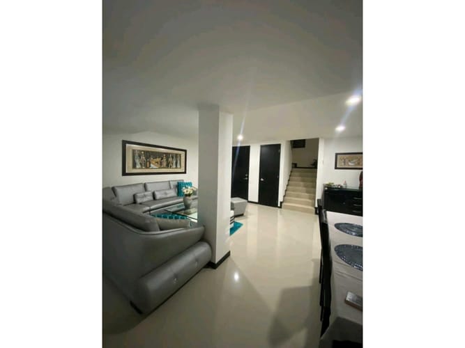 Casa de 5 alcobas en venta en Pance Alto, Cali, 230 m² · foto 3 de 24