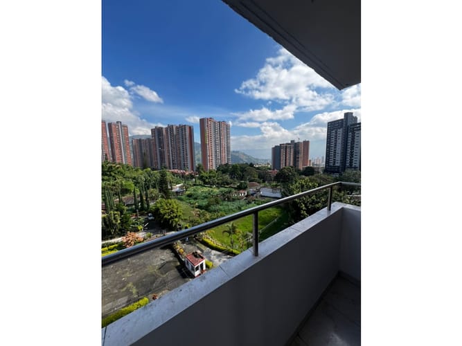 Apartaestudio en venta en Suramérica, Itagüí, 60 m² · foto 3 de 16